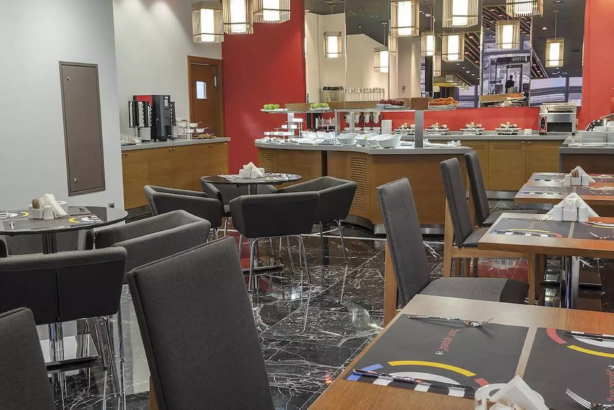 RAMADAENCORE_SHABAVIZ (5).jpg